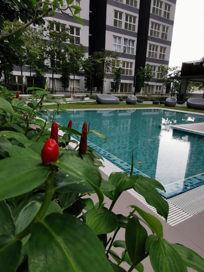 Kajang Industrial House With Olympic Size Swimming Pool Apartment Екстериор снимка